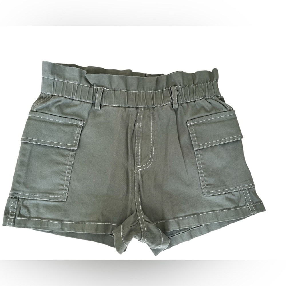 No Comment Light Olive Green Woman’s High-Waisted Cargo Shorts, Size S